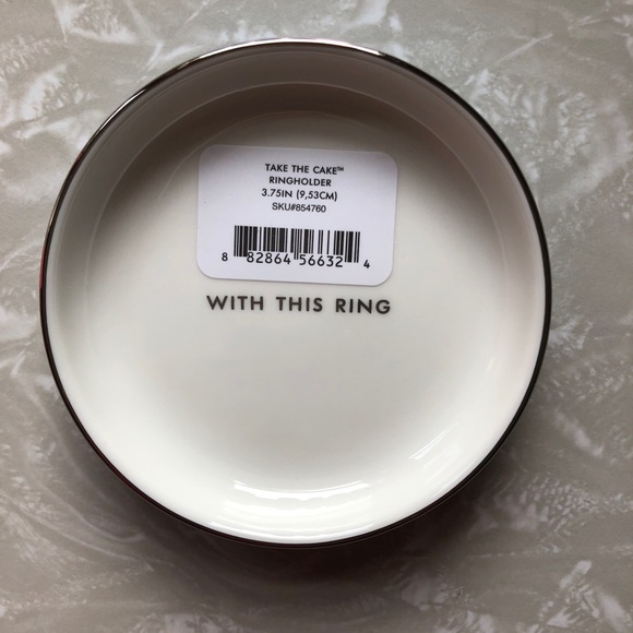 Kate Spade Take The Cake With This Ring Round Dish - Picture 2 of 4